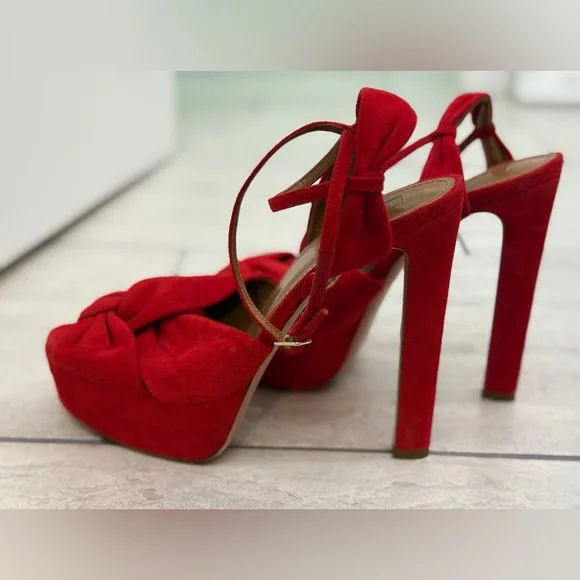 Aquazzura - Cherry Red Suede Knotted Stacked Heels - size 38.5 - Gorgeous